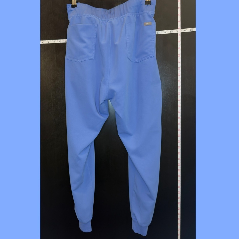 FIGS Women’s Zamora Jogger Scrub Pants - Picture 3 of 10